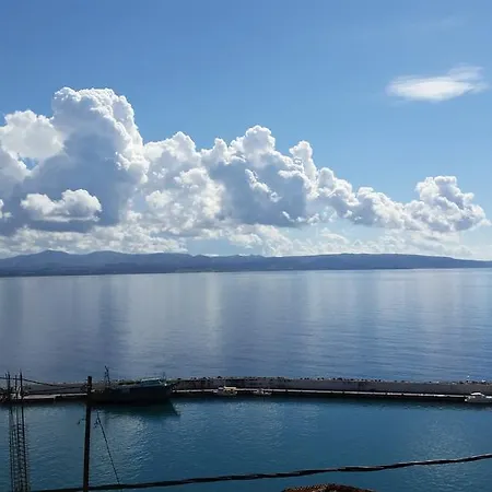 Ξενοδοχείο με διαμερίσματα Pallada Αγία Γαλήνη
