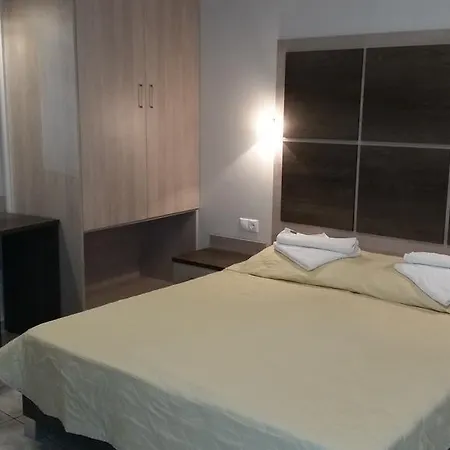 Ξενοδοχείο με διαμερίσματα Pallada Αγία Γαλήνη