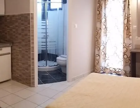 Ξενοδοχείο με διαμερίσματα Pallada Αγία Γαλήνη